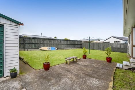Photo of property in 18 Pohutukawa Drive, Opunake, 4616