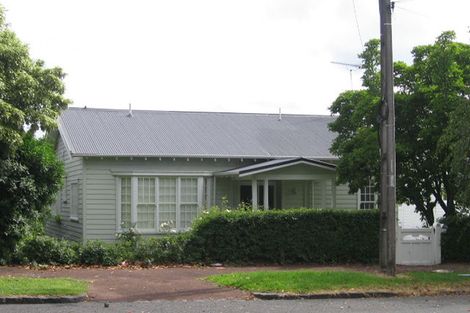 Photo of property in 19 Domett Avenue, Epsom, Auckland, 1023