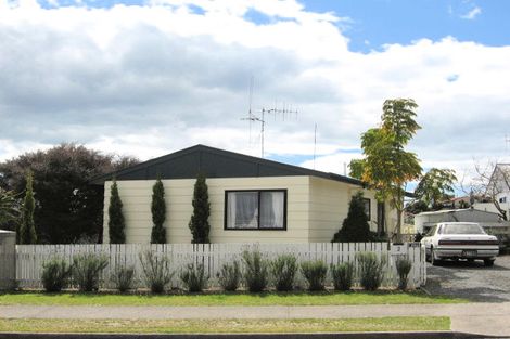 Photo of property in 2 Portland Street, Welcome Bay, Tauranga, 3112