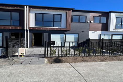 Photo of property in 27 Aramata Road, Papakura, 2110