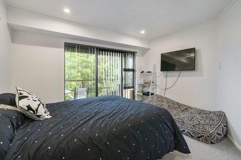 Photo of property in 12 Fairfax Terrace, Frankleigh Park, New Plymouth, 4310