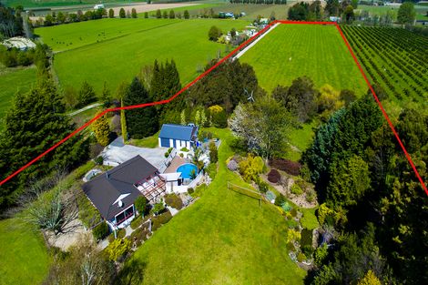 Photo of property in 63 Ngakoroa Road, Ormond, Gisborne, 4071