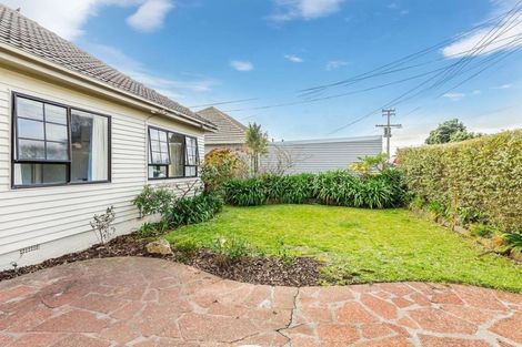 Photo of property in 17 Handyside Street, Tawa, Wellington, 5028