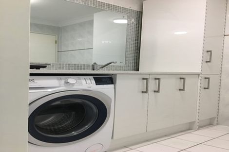 Photo of property in 3 Searidge Rise, West Harbour, Auckland, 0618