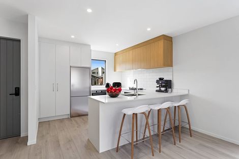 Photo of property in 5 Seafoam Road, Rosehill, Papakura, 2113