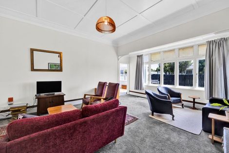 Photo of property in 195 South Road, Hawera, 4610