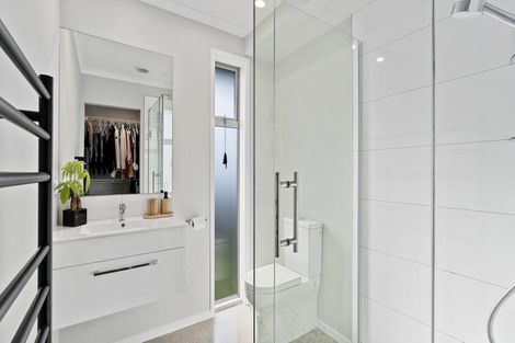 Photo of property in 9 Smith Street, Lepperton, New Plymouth, 4373