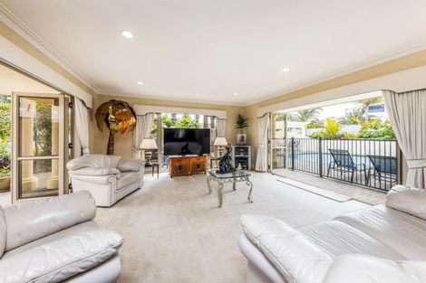 Photo of property in 2 Anaheim Boulevard, Shamrock Park, Auckland, 2016