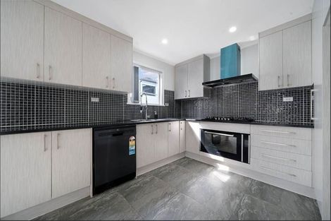 Photo of property in 17 Kohinoor Avenue, Mangere, Auckland, 2022