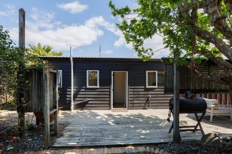 Photo of property in 1 Poplar Street, Whitianga, 3510