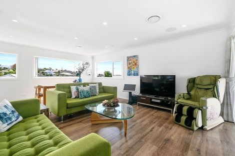 Photo of property in 14a Tiri View Place, Waiake, Auckland, 0630