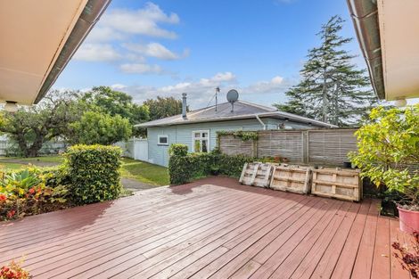 Photo of property in 8 Waiohua Road, Greenlane, Auckland, 1061