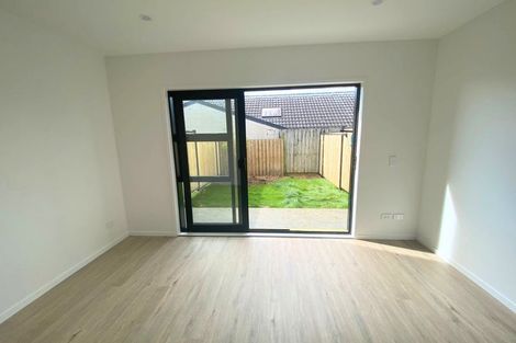 Photo of property in 50 Rauemi Way, Te Atatu South, Auckland, 0610