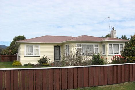 Photo of property in 1 Hunt Street, Wainuiomata, Lower Hutt, 5014