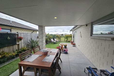 Photo of property in 16 Fuller Street, Papamoa Beach, Papamoa, 3118