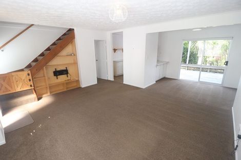 Photo of property in 19 Rehia Road, Massey, Auckland, 0614