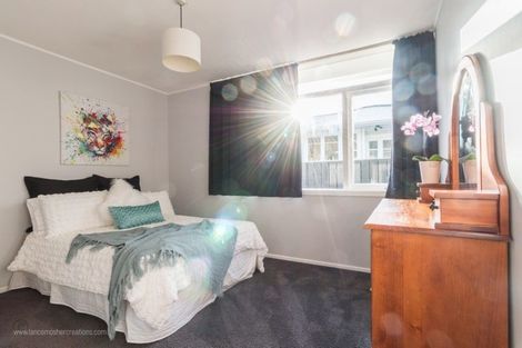 Photo of property in 52 Black Rock Road, Newlands, Wellington, 6037