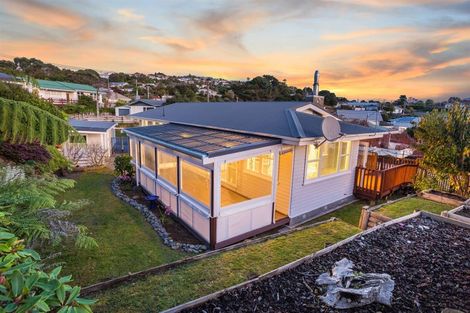 Photo of property in 11 Cara Crescent, Paparangi, Wellington, 6037