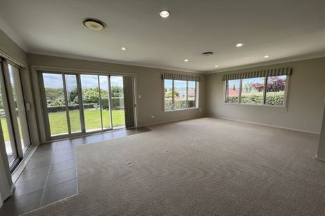Photo of property in 10 Hokowhitu Court, Hokowhitu, Palmerston North, 4410