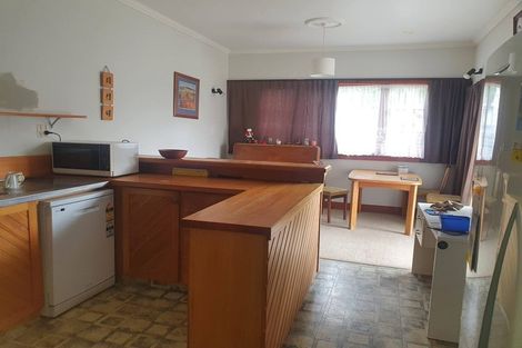 Photo of property in 38 Birdwood Road, Waterloo, Lower Hutt, 5011