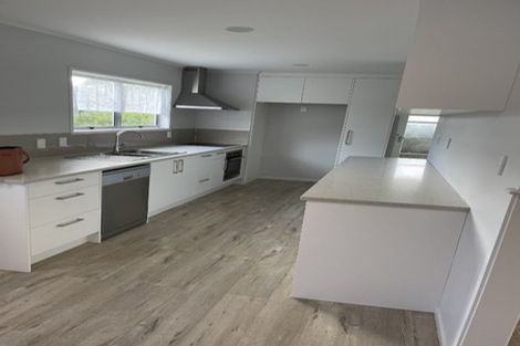 Photo of property in 73 Triangle Road, Massey, Auckland, 0614