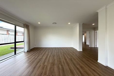 Photo of property in 1 Maple Lane, Huapai, Kumeu, 0810