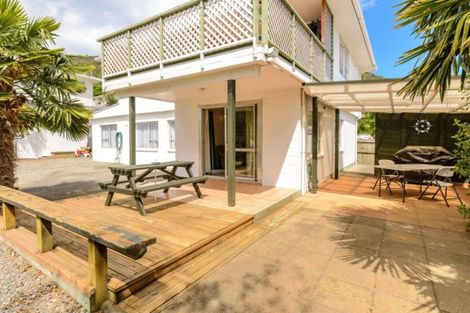 Photo of property in 3c Taranaki Street, Picton, 7220