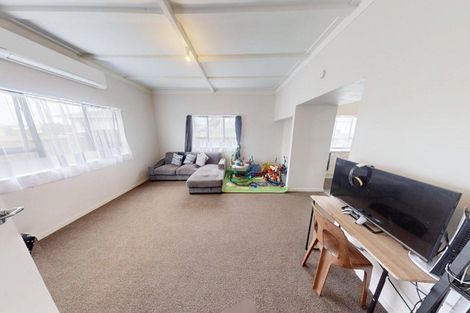 Photo of property in 74a Cornfoot Street, Castlecliff, Whanganui, 4501