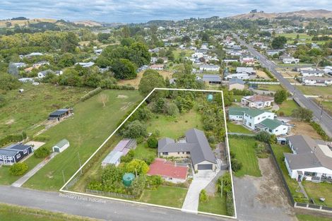 Photo of property in 11 Rathbone Street, Waipawa, 4210
