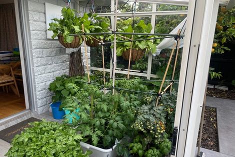 Photo of property in 2/57a Beachville Road, Redcliffs, Christchurch, 8081