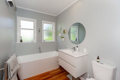 Photo of property in 14 Leybourne Avenue, Waikanae, 5036