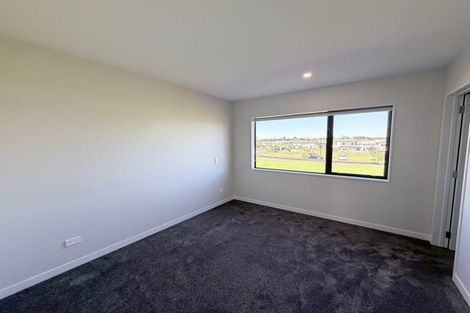 Photo of property in 8 Songline Road, Karaka, 2113