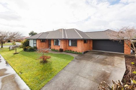 Photo of property in 1 Alpine Grove, Kelvin Grove, Palmerston North, 4414