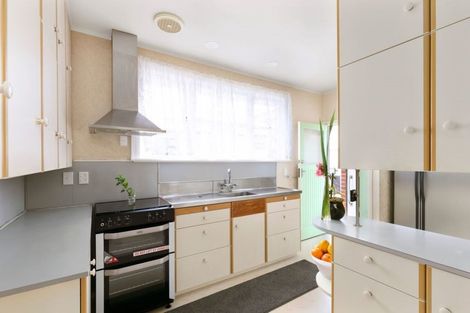 Photo of property in 32 Bracken Road, Paparangi, Wellington, 6037