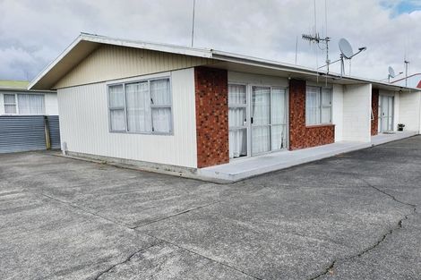 Photo of property in 1/11 Worcester Street, West End, Palmerston North, 4410
