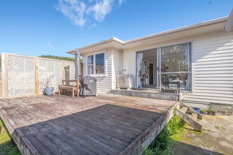 Photo of property in 31 Swansea Street, Cannons Creek, Porirua, 5024