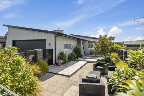 Photo of property in 18 Lakemere Way, Kinloch, Taupo, 3377