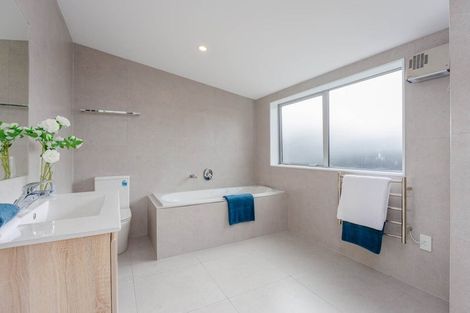 Photo of property in 75a Lynden Avenue, Hillcrest, Auckland, 0627