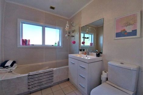 Photo of property in 3 Ambler Avenue, Glen Eden, Auckland, 0602