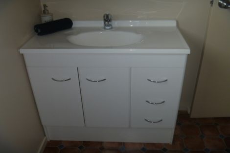 Photo of property in 11 Newcastle Street, Clyde, 9330