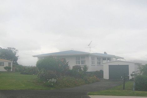 Photo of property in 12 Beach Road, Manly, Whangaparaoa, 0930