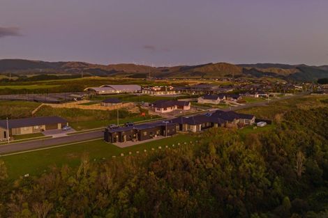 Photo of property in 49 Johnstone Drive, Fitzherbert, Palmerston North, 4410