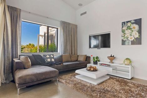 Photo of property in 42 Cassinia Close, Papamoa Beach, Papamoa, 3118