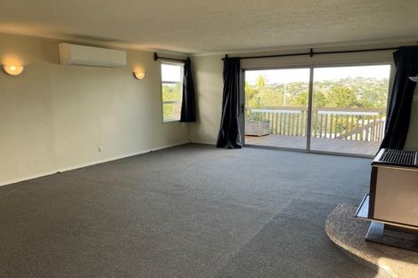 Photo of property in 42 Valley View Road, Glenfield, Auckland, 0629