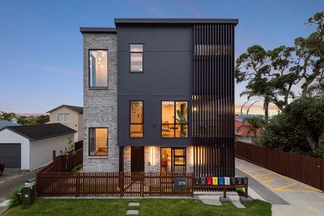Photo of property in 2/33 Williamson Avenue, Belmont, Auckland, 0622