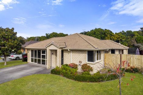 Photo of property in 33 Seabreeze Place, Papamoa Beach, Papamoa, 3118