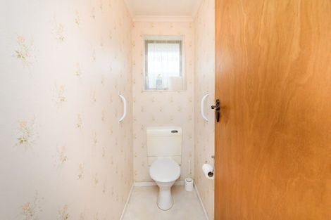 Photo of property in 1a Lowestoft Place, West End, Palmerston North, 4412