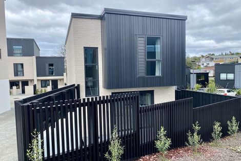 Photo of property in 41a Camelot Place, Glenfield, Auckland, 0629