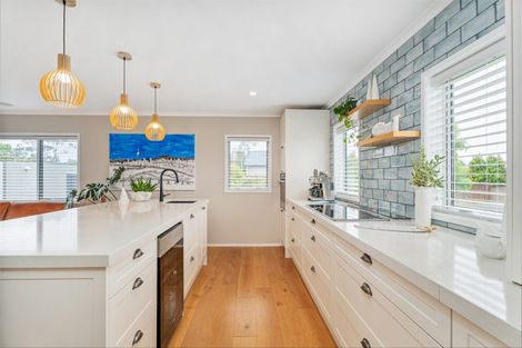 Photo of property in 10a Austin Drive, Whitianga, 3510