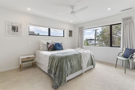 Photo of property in 20 Lynton Road, Bucklands Beach, Auckland, 2012